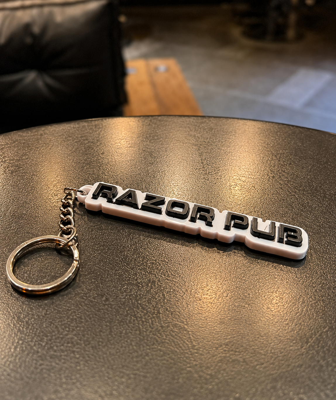 Chaveiro placa logo Razor Pub